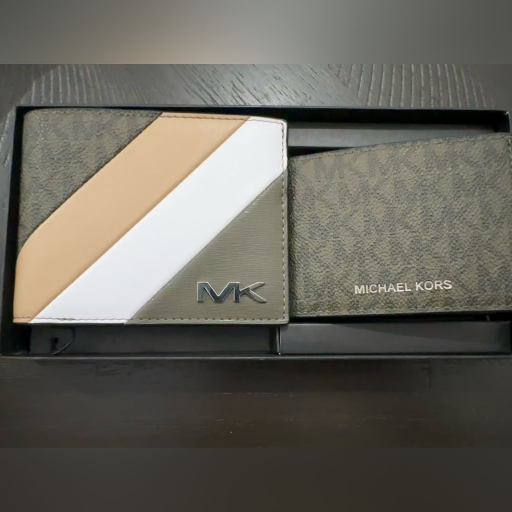 Michael Kors Cooper Wallet set